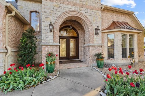 2001 Augusta Ct, Desoto, TX, 75115-2154 | Card Image