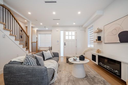 2105 E 33rd Ave, Vancouver, BC, V5N | Card Image