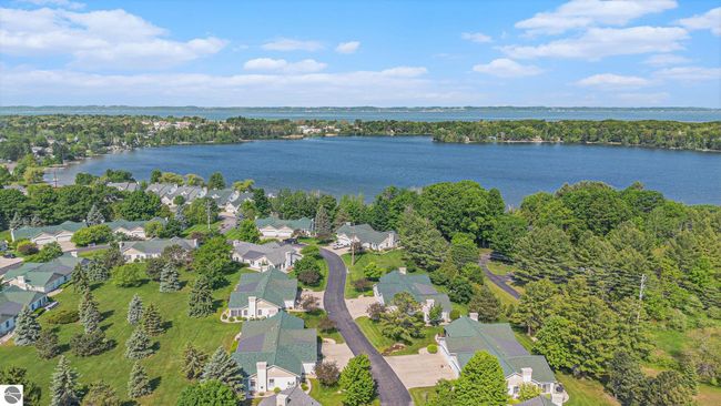 301 Golfview Ln, House other with 2 bedrooms, 2 bathrooms and null parking in Elk Rapids MI | Image 10