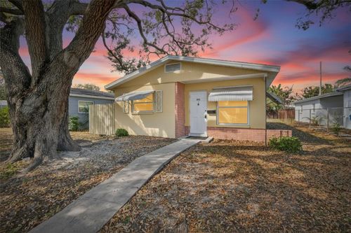 685 71st Ave N, ST PETERSBURG, FL, 33702-5809 | Card Image