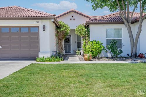 3733 Meadow Hills Court, Bakersfield, CA, 93308 | Card Image