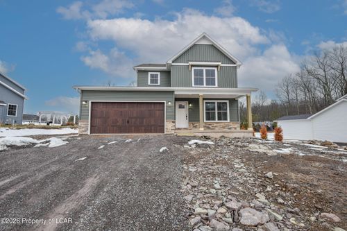 50 Saddle Ridge Dr, Dallas, PA, 18612-8716 | Card Image