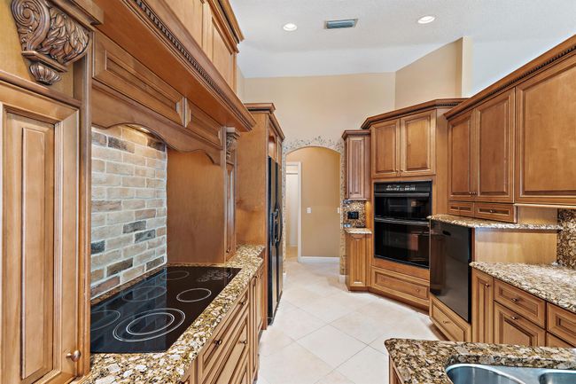 815 Sw Rustic Cir, House other with 3 bedrooms, 2 bathrooms and null parking in Stuart FL | Image 10