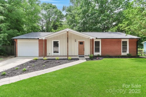 6409 Pineburr Ct, Charlotte, NC, 28211-6203 | Card Image