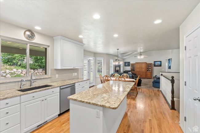338 N Homestead Ln, House other with 6 bedrooms, 4 bathrooms and 3 parking in Fruit Heights UT | Image 12