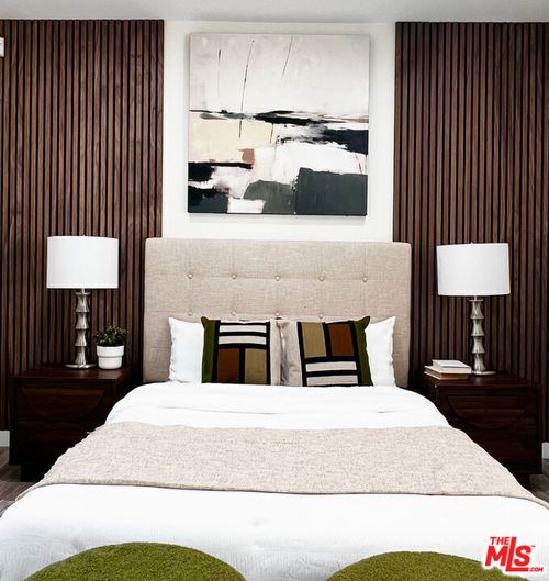 1001-889 Francisco St, LOS ANGELES, CA, 90017-2532 | Card Image