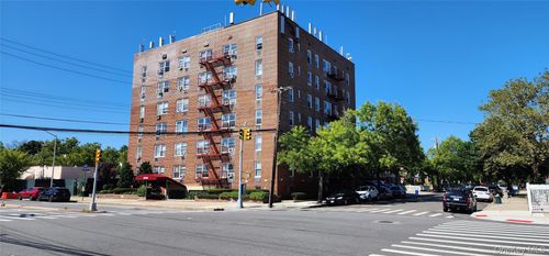3-d-222-89 Braddock Braddock Ave, Queens Village, NY, 11428-1415 | Card Image