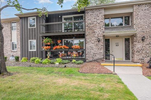 6081 Western Dr, Saginaw, MI, 48638-7504 | Card Image