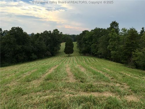 728 Honeycutt Rd, Fraziers Bottom, WV, 25082-7284 | Card Image