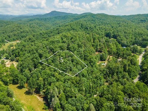 5 Roys Ln, Black Mountain, NC, 28711-6022 | Card Image