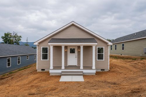 391 Trenton Ave, SHENANDOAH, VA, 22849-4202 | Card Image