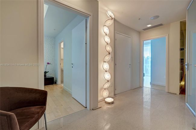 TWN4 - 50 S Pointe Dr, Condo with 4 bedrooms, 5 bathrooms and null parking in Miami Beach FL | Image 8