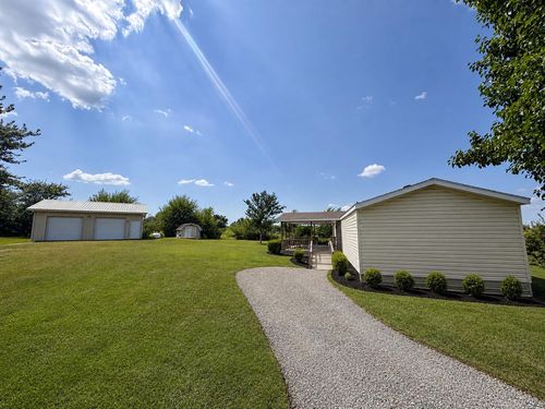 16075 Private Road 1091, Cassville, MO, 65625-8668 | Card Image