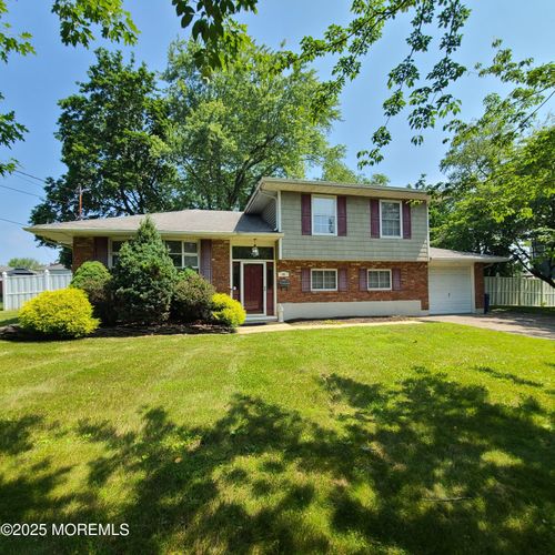 44 Koenig Ln, Freehold, NJ, 07728-2871 | Card Image