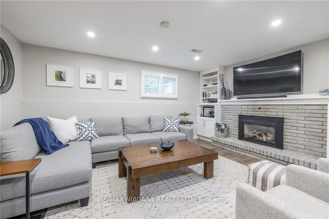 7863 Trackview St, House other with 3 bedrooms, 2 bathrooms and 2 parking in Niagara Falls ON | Image 25