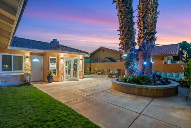 Twilight - Courtyard | Image 6