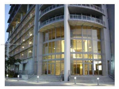 apt-2126-690 Sw 1st Ct, MIAMI, FL, 33130-2926 | Card Image