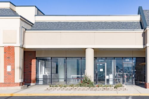 924 N Green Bay Rd, Waukegan, IL, 60085-2240 | Card Image