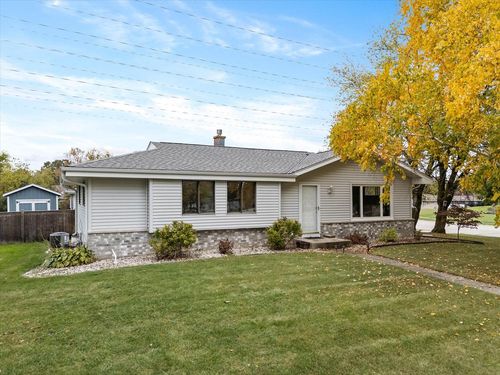 600 Deer Pass Road, Saukville, WI, 53080 | Card Image