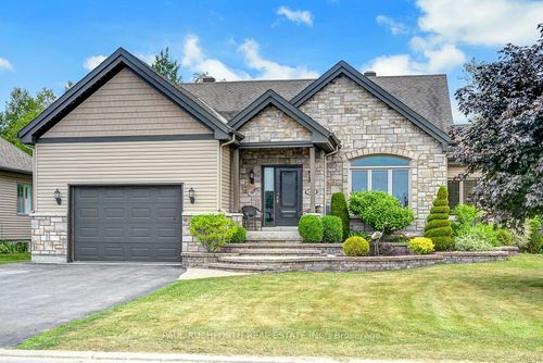 104 Pitre St, Prescott Russell, ON, K0B1A0 | Card Image