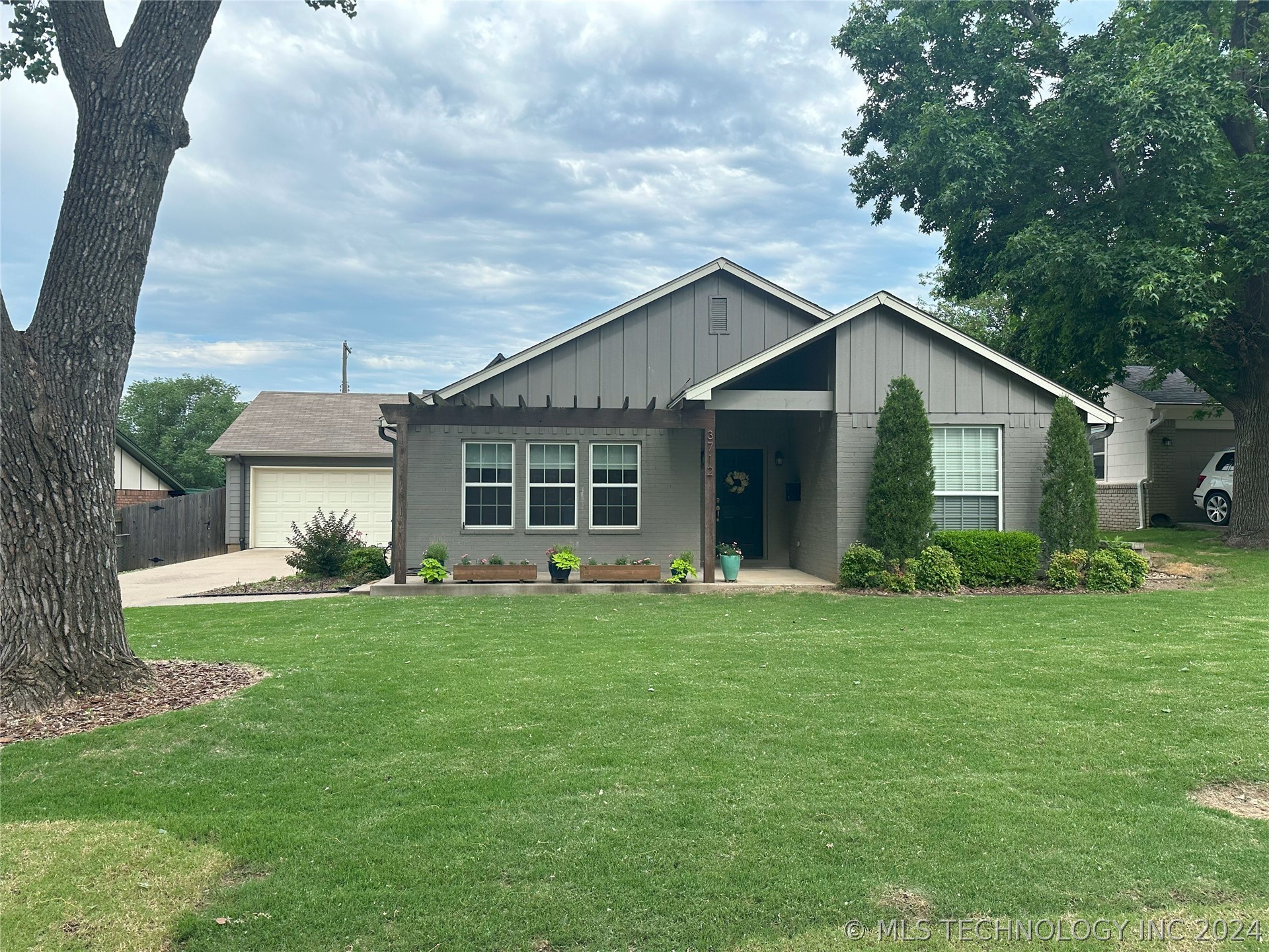 Jamestown Ave, Tulsa, OK 74135