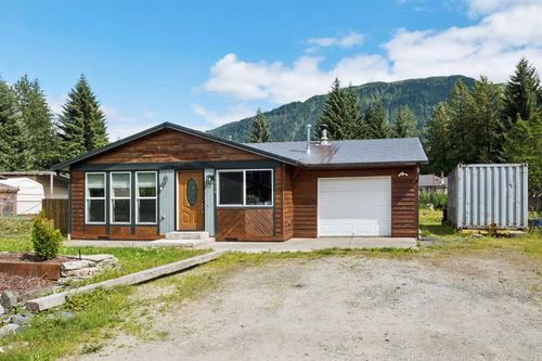 3816 Melrose St, Juneau, AK, 99801-8835 | Card Image