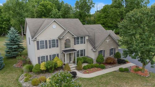 70 Briarwood Ln, Grand Island, NY, 14072-1972 | Card Image