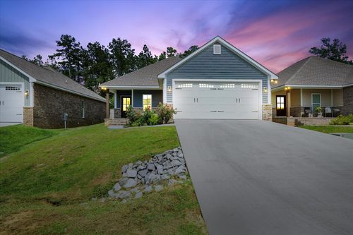 44 N Barnes Field Dr, Hattiesburg, MS, 39402-1880 | Card Image