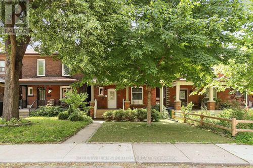 35 Humberside Ave, Toronto, ON, M6P1J6 | Card Image