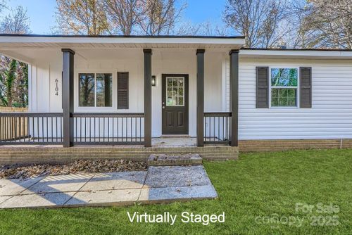 6104 Bridlewood Ln, Charlotte, NC, 28215-1612 | Card Image