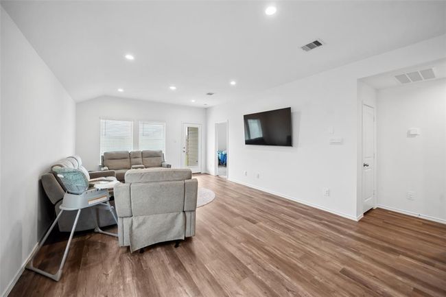 5454 Desert Glen Dr, House other with 3 bedrooms, 2 bathrooms and 2 parking in Spring TX | Image 8
