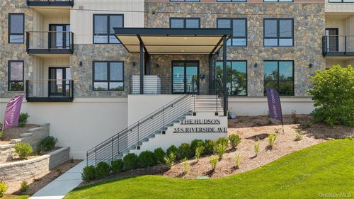 207-25 S Riverside Avenue, Cortlandt, NY, 10520 | Card Image