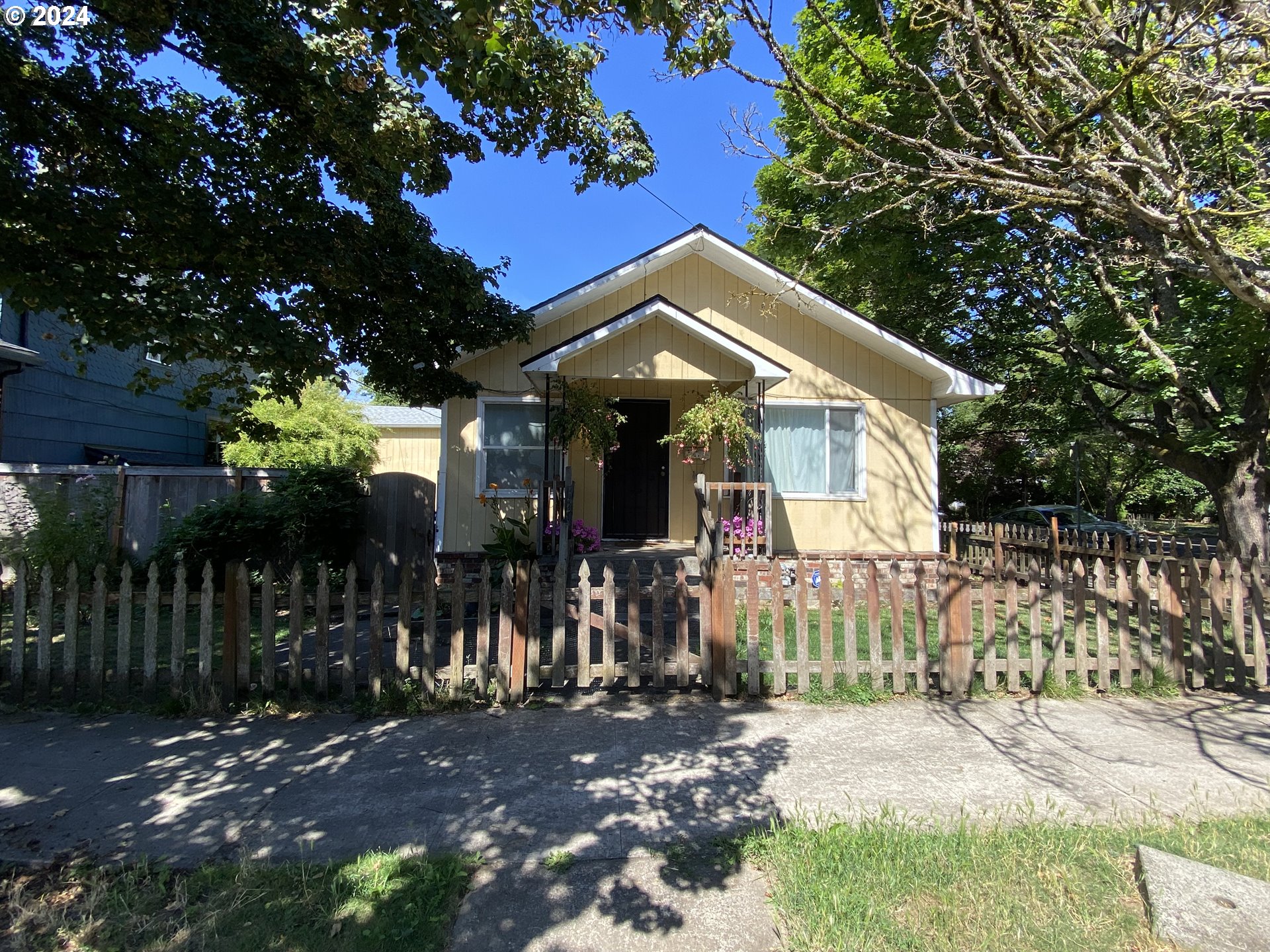 Stanton St, Portland, OR 97212