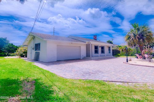 122 Sunset Dr, Cocoa Beach, FL, 32931-2730 | Card Image