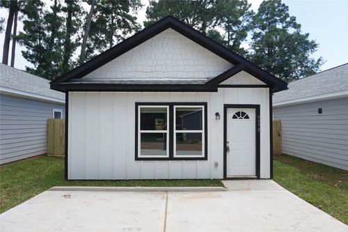 11755 White Cedar St, Willis, TX, 77318-7667 | Card Image