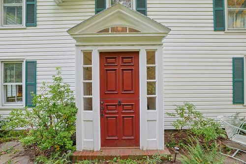 51 Choate Ln, Pleasantville, NY, 10570-2702 | Card Image