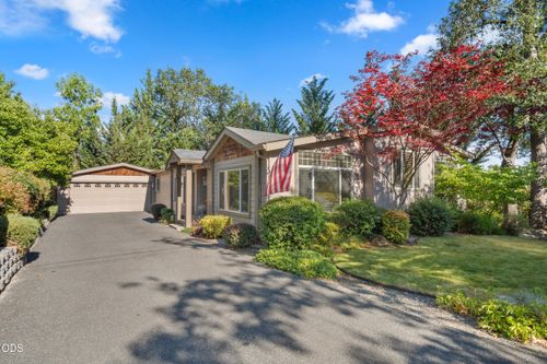 1811 Nw Eunice Ave, Grants Pass, OR, 97526-6007 | Card Image
