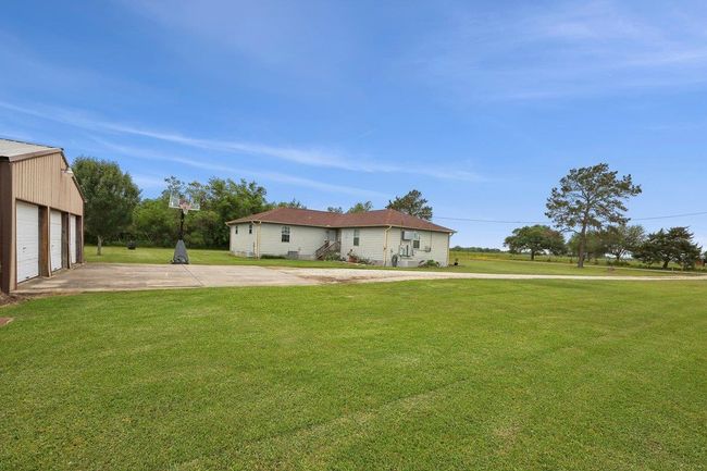 3 - 13872 Shellhammer Rd, House other with 4 bedrooms, 2 bathrooms and null parking in Winnie TX | Image 28