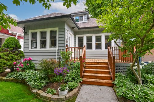 4030 N Larkin St, Shorewood, WI, 53211-1934 | Card Image