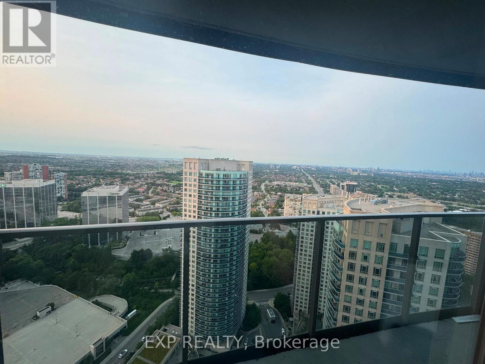 Residential Lease in Mississauga (City Centre)