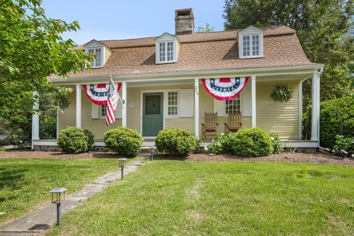34 Hollow Rd, Woodbury, CT, 06798-3318 | Card Image