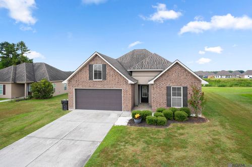 26627 Evangeline Trace Blvd, Denham Springs, LA, 70726-6109 | Card Image