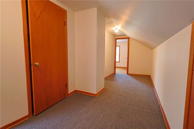 Upstairs hallway | Image 13