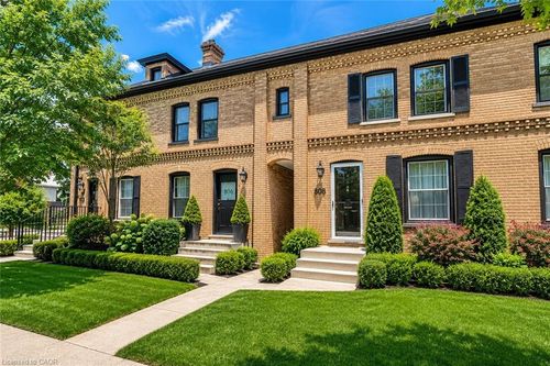 808 Monmouth Rd, Windsor, ON, N8Y3L4 | Card Image