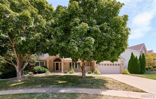 2128 Seven Oaks Dr, Saint Charles, MO, 63303-4402 | Card Image