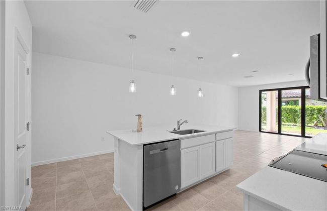 1661 Lake Jessup Cir, Townhouse with 3 bedrooms, 3 bathrooms and 1 parking in CAPE CORAL FL | Image 11