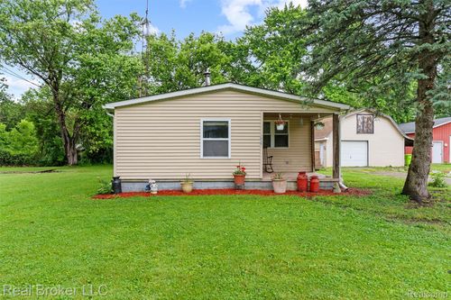 1059 Morris Hills Pkwy, Mount Morris, MI, 48458-2552 | Card Image