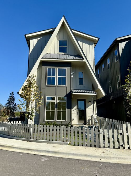 531 Midnight Way, Nashville, TN, 37209-3385 | Card Image