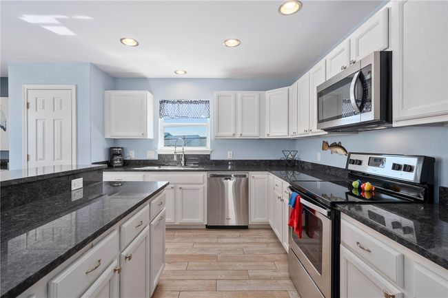 646 Copano Ridge Rd, House other with 5 bedrooms, 3 bathrooms and 5 parking in Rockport TX | Image 18