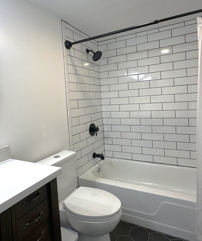 APT-3 - 1683 Riverside Dr, Condo with 2 bedrooms, 2 bathrooms and null parking in Rochester Hills MI | Image 16